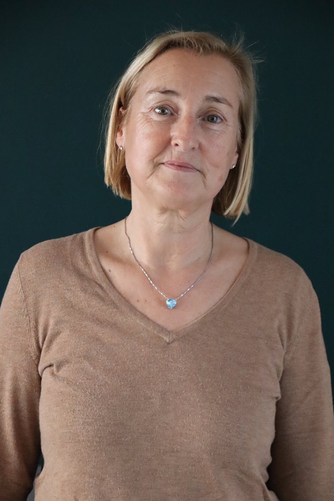 Relooking visage de Karine à Sable D’ollones - 56 ans