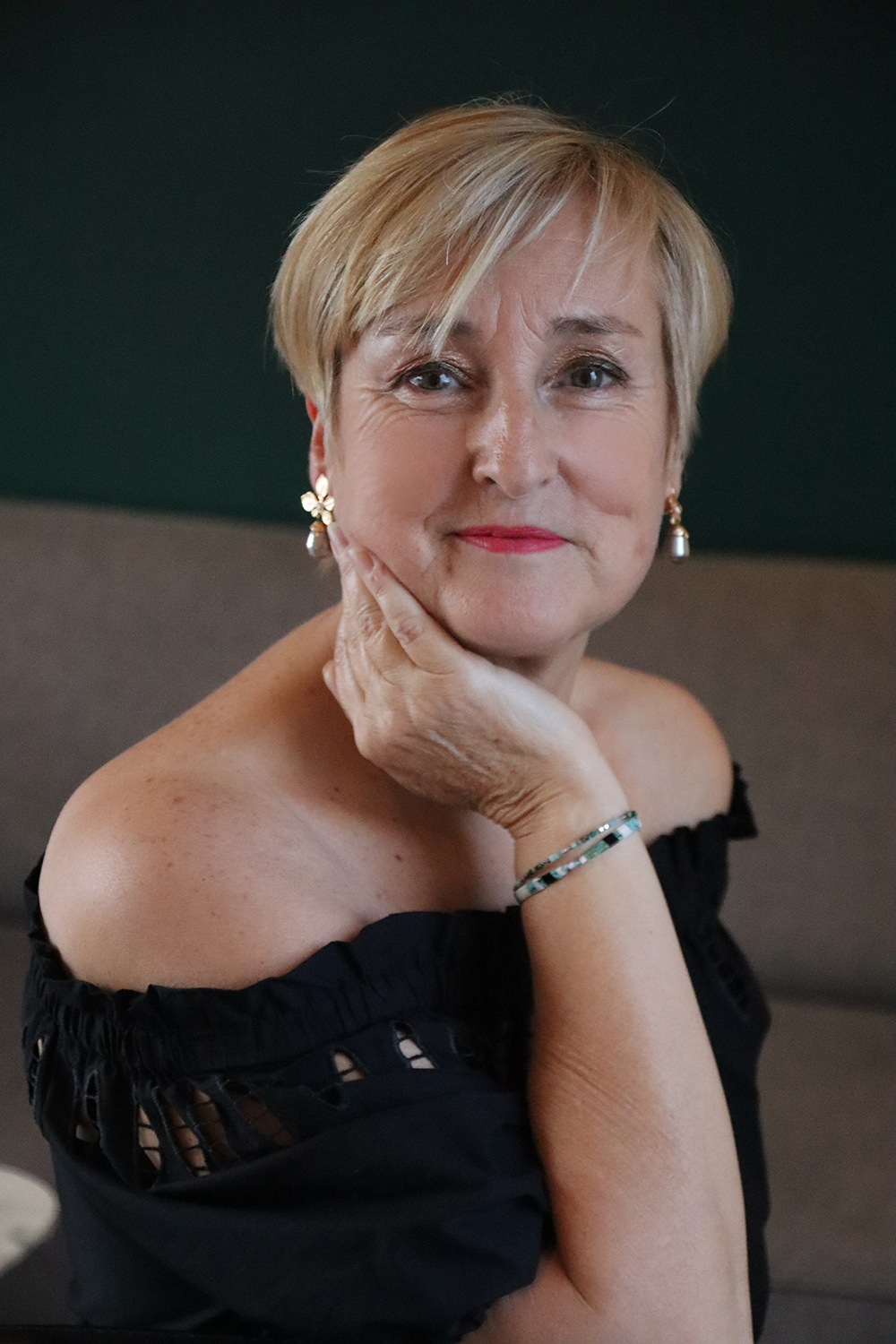 Relooking visage de Karine à Sable D’ollones - 56 ans