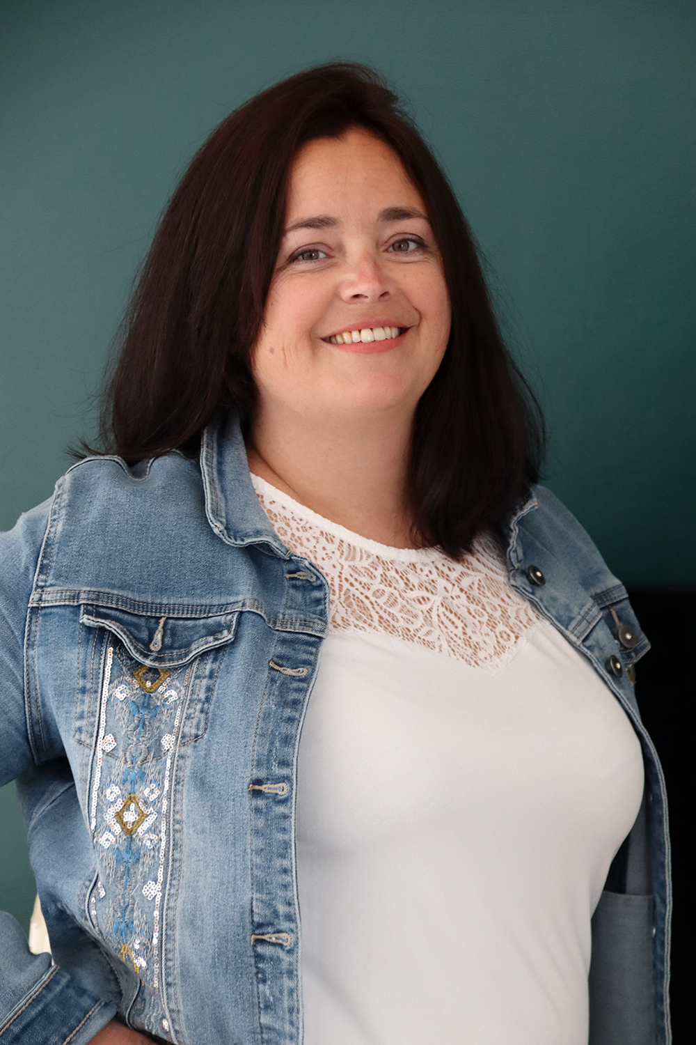 Relooking visage de Nadege en Charente - 43 ans