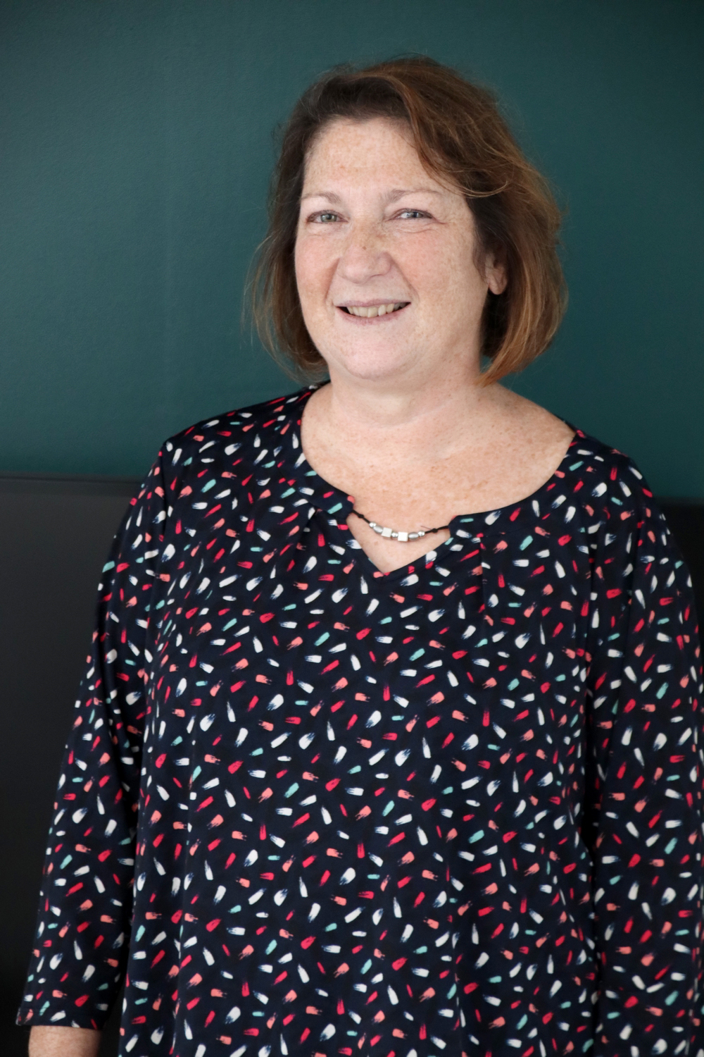 Relooking visage de Laurence à Montroy - 54 ans