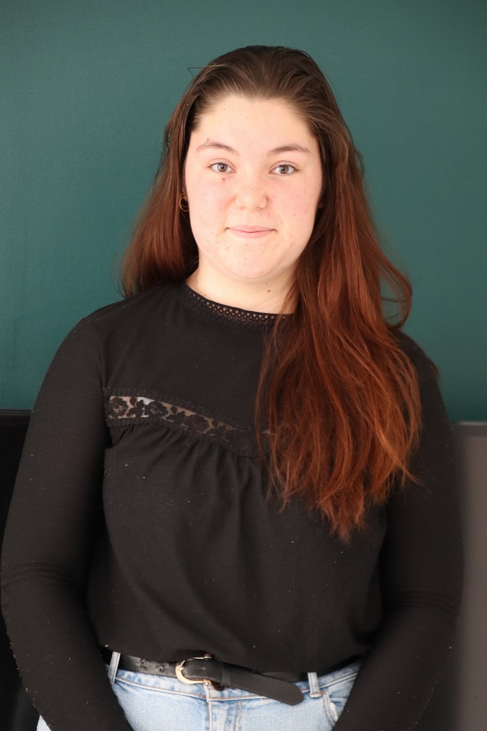 Relooking visage de Laura à Aigrefeuille - 18 ans